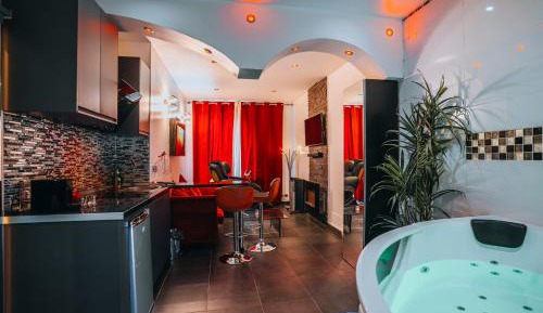 De Luxe Apartment with Jacuzzi and Sauna