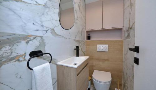 Three-Bedroom Deluxe Apartment
