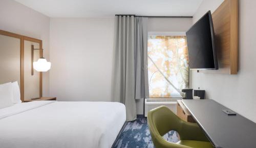 Queen Room - Hearing Accessible
