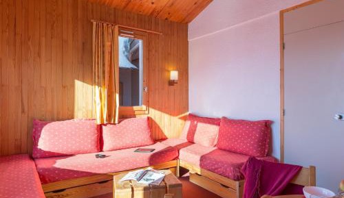Standard Eco One-Bedroom Apartment with Sleeping Alcove - 5 People