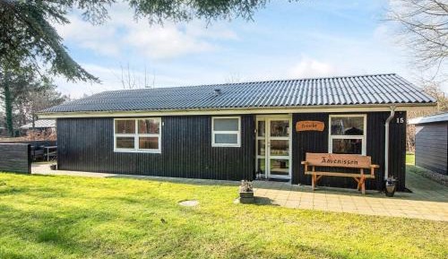 Three-Bedroom Holiday Home 