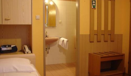 Single Room with Private Bathroom