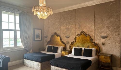 Superior King Room