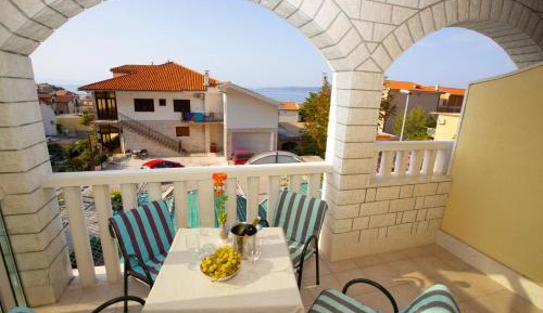 One-Bedroom Apartment with Terrace