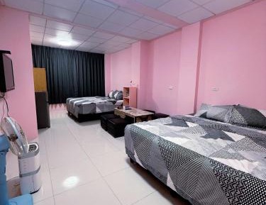 Quadruple Room with Private Bathroom