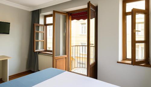Apartment with Balcony