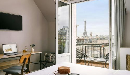 Single Room with Eiffel Tower View