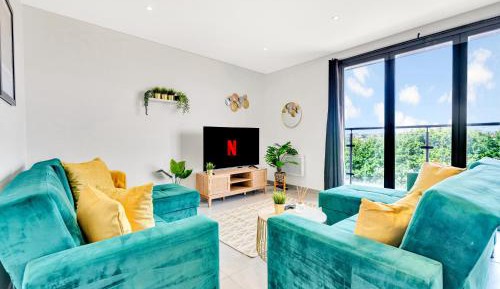 Superior One-Bedroom Apartment with Balcony