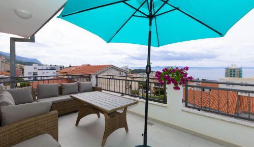 Two-Bedroom Apartment with Terrace and Sea View