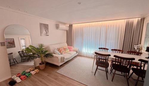 Three-Bedroom Vacation Home 