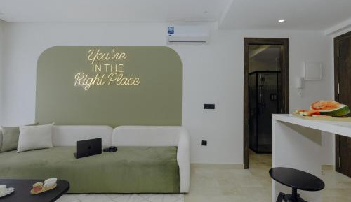 One-Bedroom Deluxe Apartment