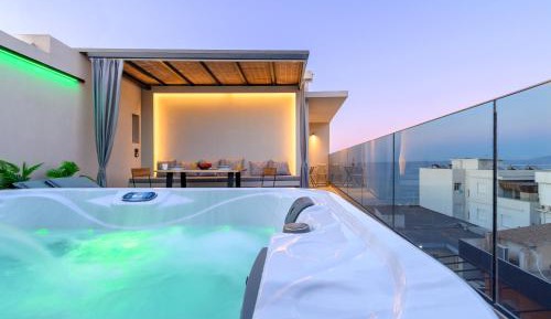 One-Bedroom Apartment with Rooftop Spa Bath
