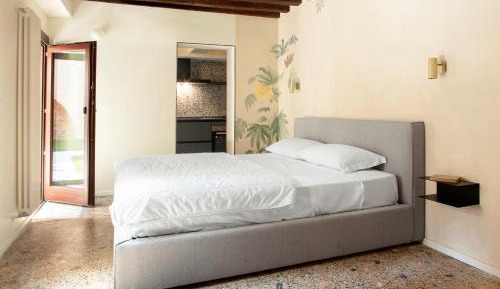One-Bedroom Apartment with Garden