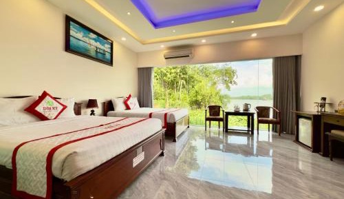 Deluxe Family Room