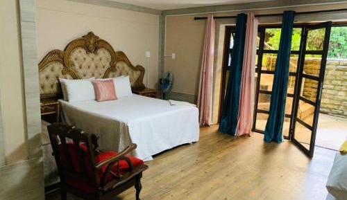 Queen Room with Garden View