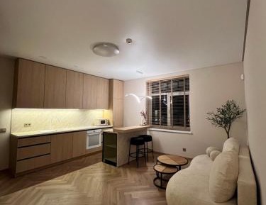 One-Bedroom Apartment with Garden View