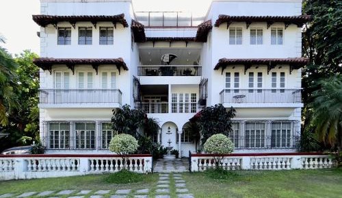 Seven-Bedroom House