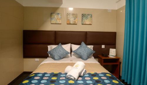 Standard Queen Room