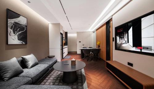 Deluxe One-Bedroom Apartment with City View