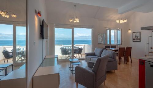 Two-Bedroom Apartment with Balcony and Sea View