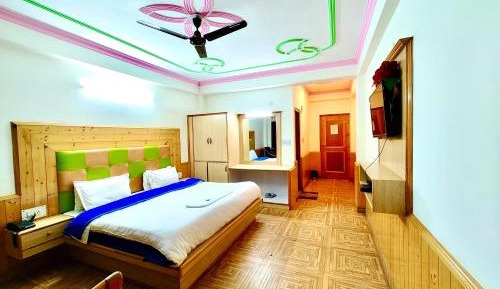 Superior Double or Twin Room with Mountain View