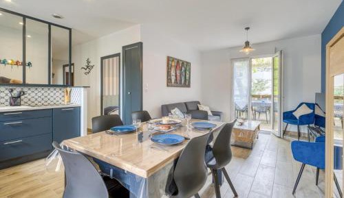 Three-Bedroom Holiday Home 