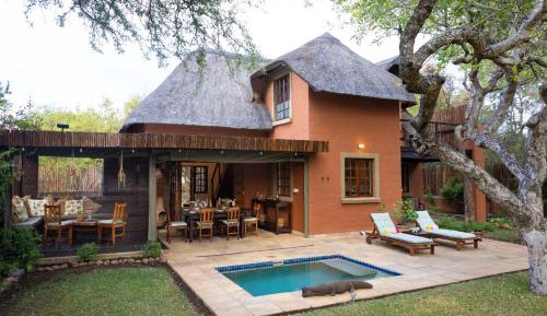 Villa with Garden View