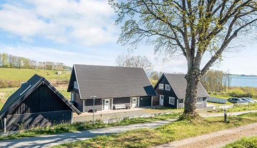 Five-Bedroom Holiday Home