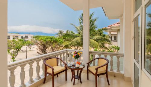 Villa with Garden View