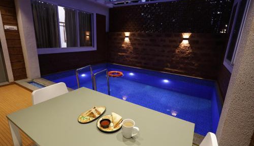 Suite with Private Pool