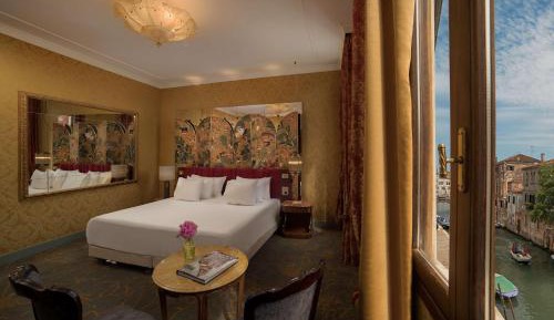 Premium Double or Twin Room with Canal View