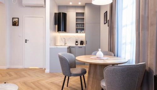 Superior One-Bedroom Apartment