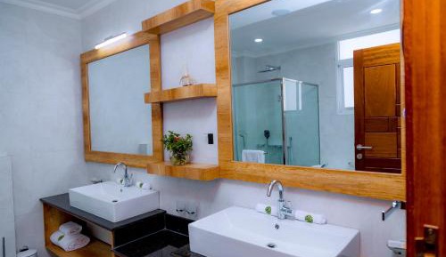 Superior King Suite