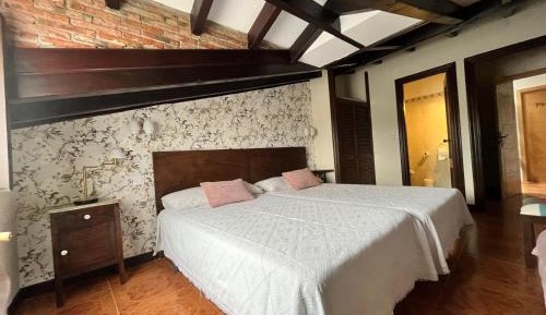 Twin Room with Mountain View