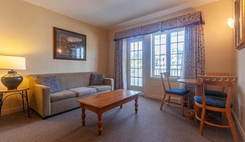 Studio Apartment with King Bed