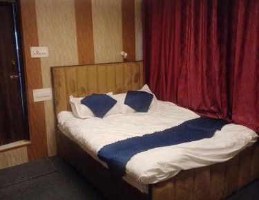 Double or Twin Room with Shared Bathroom