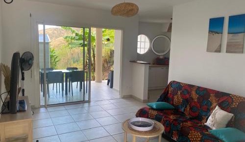 One-Bedroom Apartment - Sea Side
