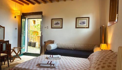 Triple Room with Private Bathroom