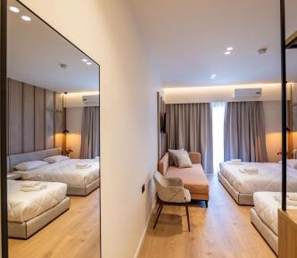 Deluxe Quadruple Room with Sea View