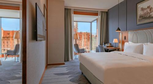 Superior Room with Bay Window River View and Spa Access