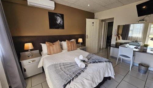 Standard Queen Room