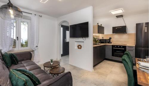 One-Bedroom Holiday Home