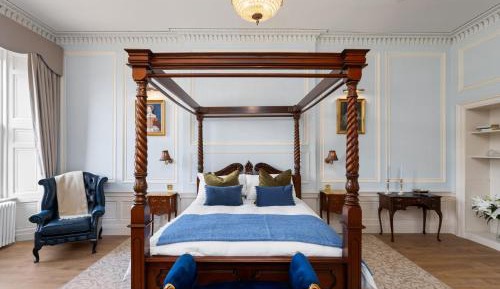 Deluxe King Suite