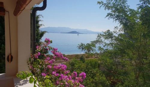 Villa - Beach Front