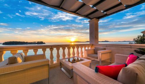 Villa with Sea View