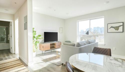 Two-Bedroom Apartment with Two Queen Beds and Sofa Bed