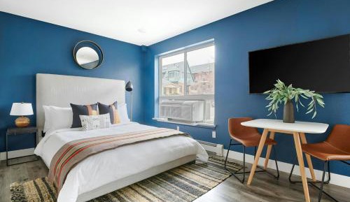 Queen Studio Apartment