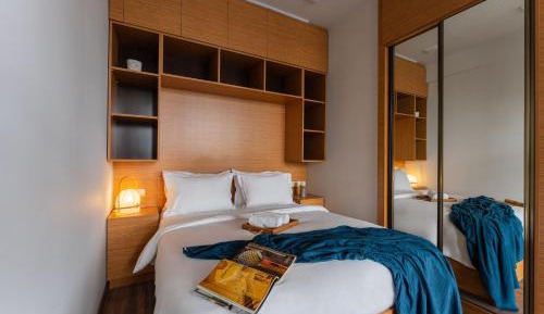 One-Bedroom Apartment with City View