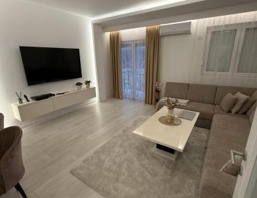 Two-Bedroom Deluxe Apartment with Balcony