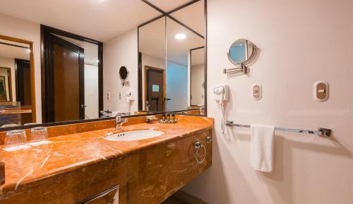 Deluxe Double Room with Balcony and Sea View